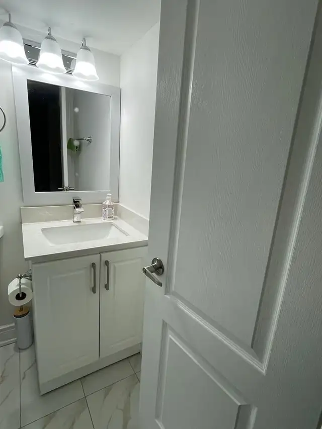 Private Room for Rent in Room Rentals & Roommates in Mississauga / Peel Region - Image 5