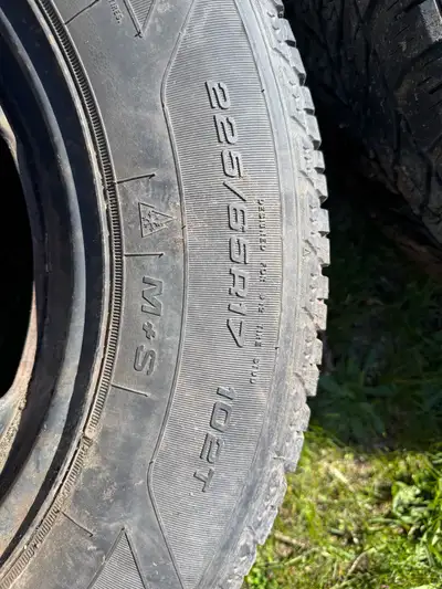 Set of 4 Goodyear Ultra Grip Winter Tires on Alloy Rims Size: 225/65R17 Good tread remaining and all...