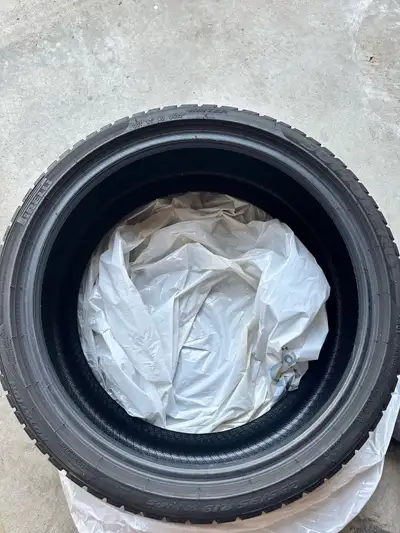 Winter Tires - Pirelli, Sotto Zero 3; 235/35R19 91V M+S