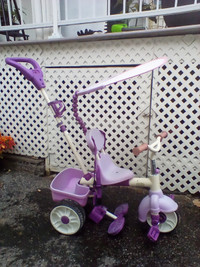 Tricycle pour enfant avec pare soleil