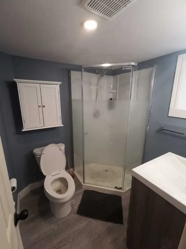 Well maintained unit in a great neighborhood in Long Term Rentals in Sarnia - Image 4
