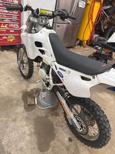 1993 Yamaha yz 80 runs good has new pro taper bars new tires in spring new spokes on rear rim good l...