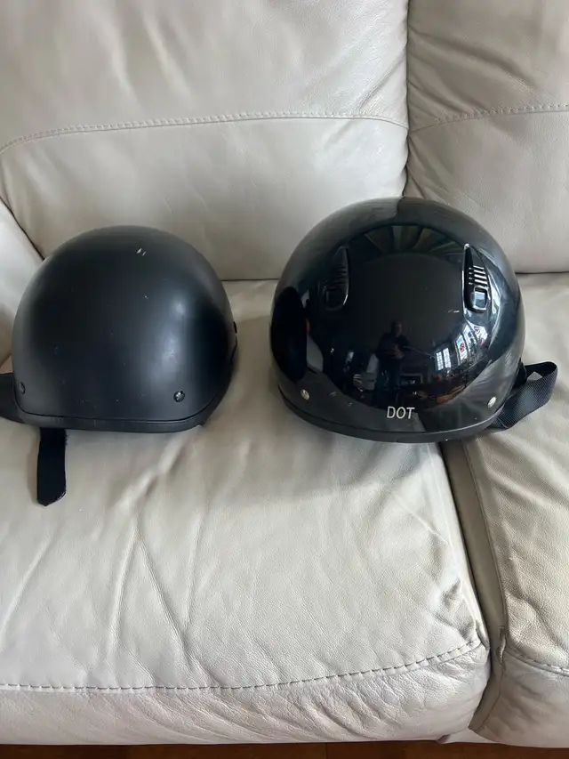 2 motorcycle helmets size XL  in Other in St. John's - Image 2
