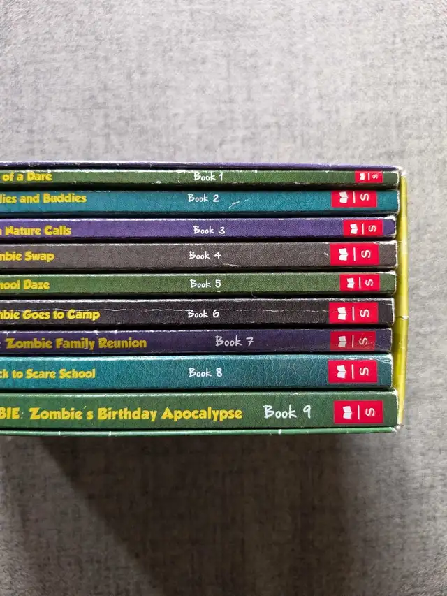 Diary Minecraft Book set in Children & Young Adult in Oshawa / Durham Region - Image 4