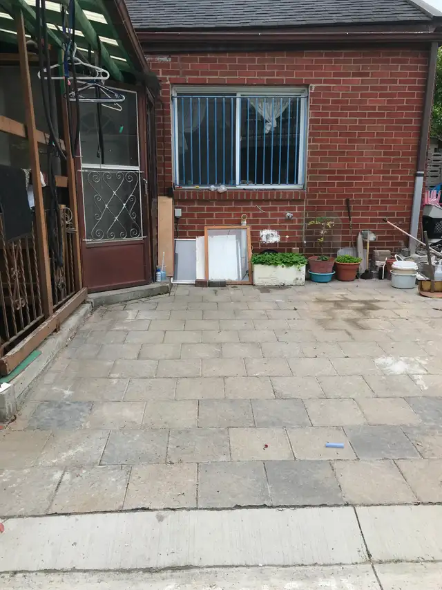 PARKING SPOT FOR RENT- DOWNTOWN TORONTO ( HURON-DUNDAS)