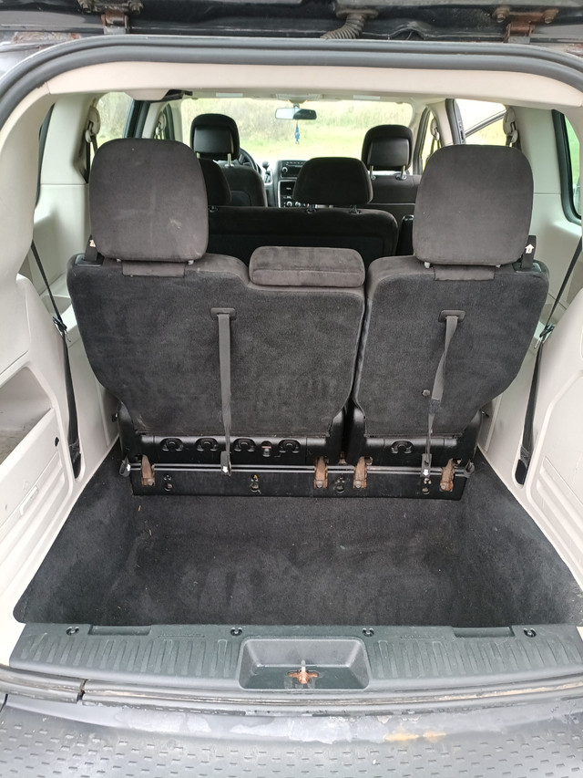 2012 Grand Caravan CVP in Cars & Trucks in Ottawa - Image 4