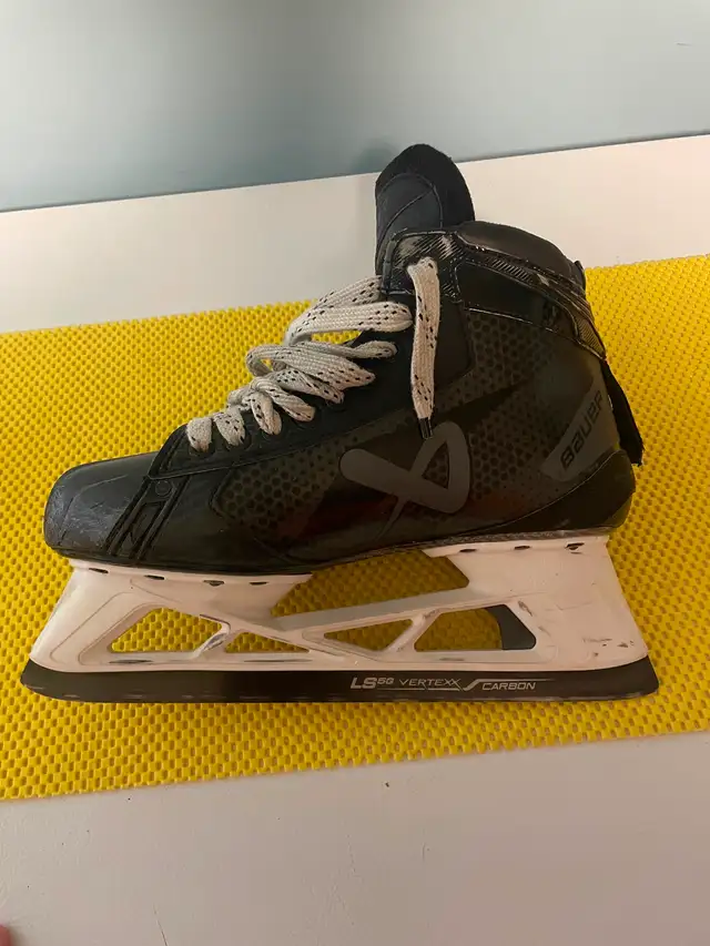 Patins de gardiens ‘Bauer pro’ hockey in Hockey in City of Montréal - Image 6