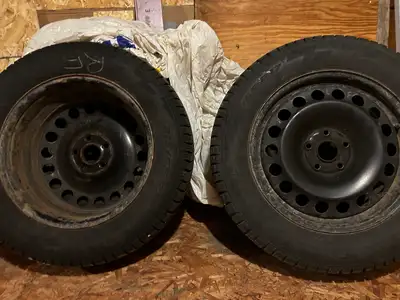 VW Tiguan 215/65/R17 Winter Tires and Rims 4 tires available (sold together) Bolt pattern 5x112 No d...