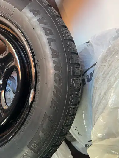 I'm selling a used Hercules Avalanche winter tire, size 235/65R/18, mounted on Ford steel rims. Thes...