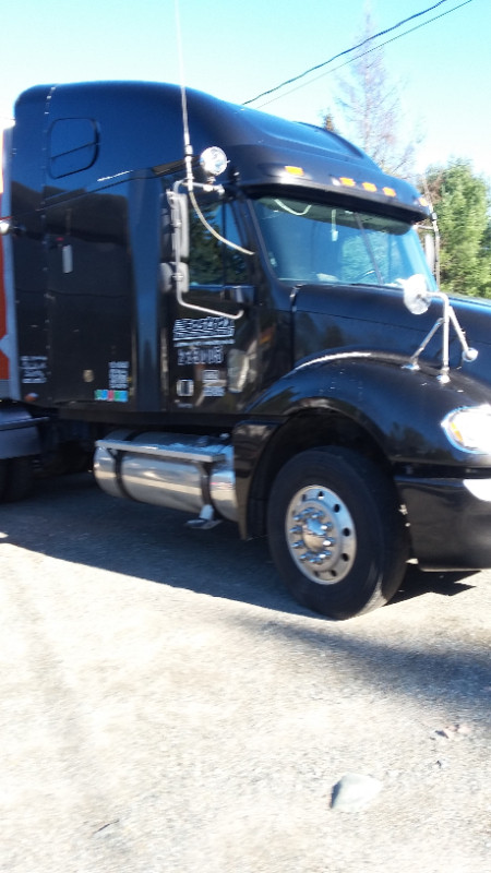 2006 freightliner columbia in Heavy Trucks in Fredericton