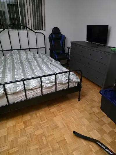 Renting a room in an apartment in Georgetown. It was my sons room but he moved out. Comes with bed,...