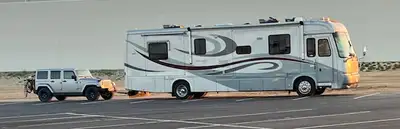 This 2005 Newmar Northern Star 3933 is a well-maintained, pre-owned Class A motorhome featuring 4 sp...