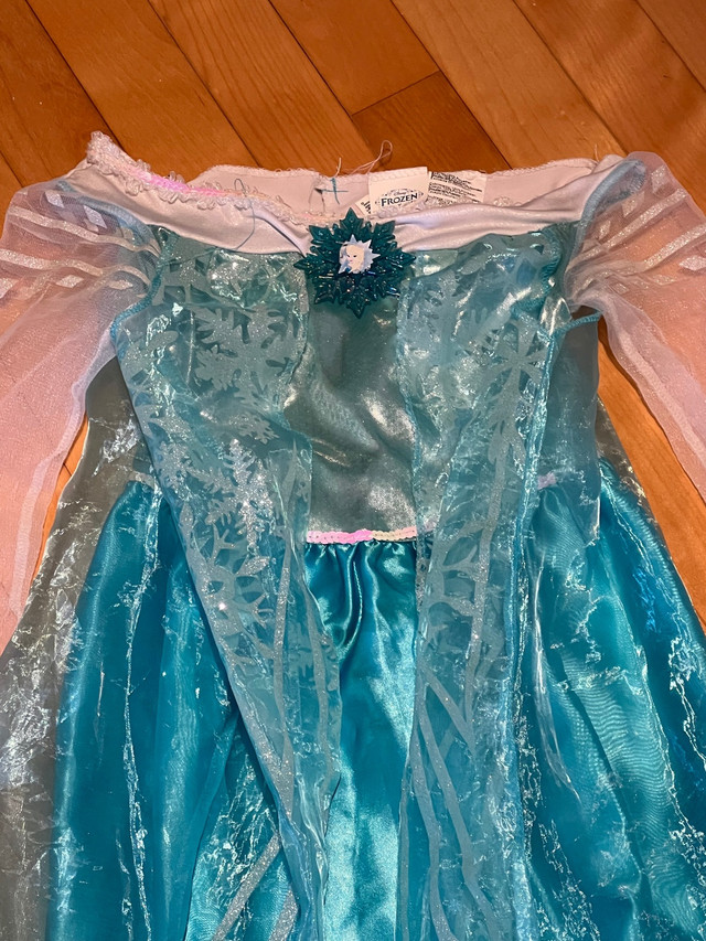 Robes de Princesse Disney Elsa, Anna, Cendrillon, Ariel, Belle dans Vêtements - 3T  à Longueuil/Rive Sud - Image 3
