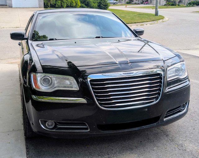2014 Chrysler 300 Touring RWD in Cars & Trucks in Kitchener / Waterloo - Image 2