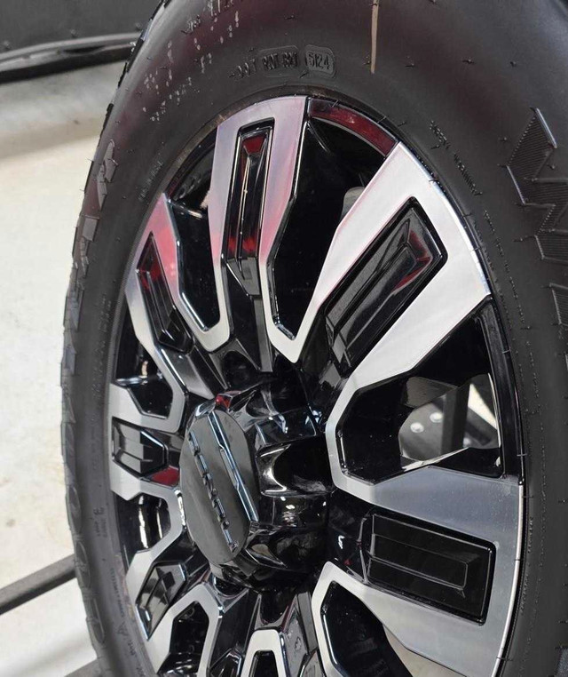 2025 FACTORY GMC SIERRA DENALI ULTIMATE 2500 HD WHEELS & TIRES  in Tires & Rims in Oshawa / Durham Region