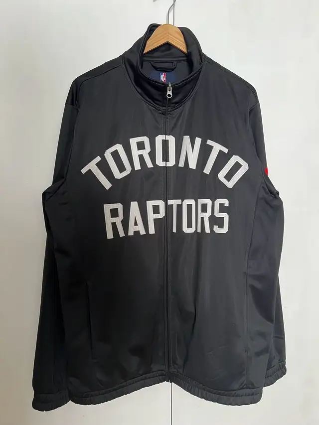 Toronto Raptors jacket L in Men's in City of Toronto - Image 4