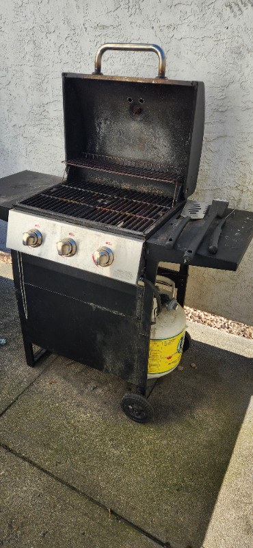 Bbq for sale with tank in BBQs & Outdoor Cooking in Vernon - Image 2