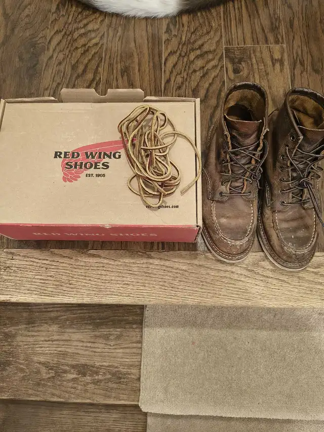 Red Wings Moc Toe Boots in Men's Shoes in Markham / York Region - Image 2