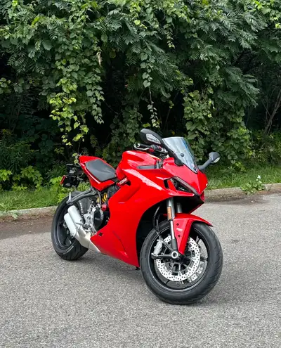 2023 Ducati Supersport 950 4xxx km First owner 950cc 110hp Brembo front&rear brakes Brembo lever&clu...