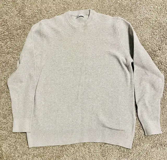 Zara men’s waffle knit sweater in Men's in Edmonton - Image 2