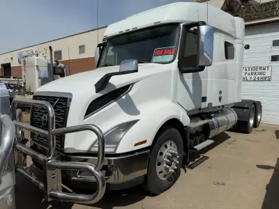 For sale 2020 VOLVO VNL 740 D13 500 HP I-shift 12 speed 612K 11275 engine hours Has PTO 4 way locker...