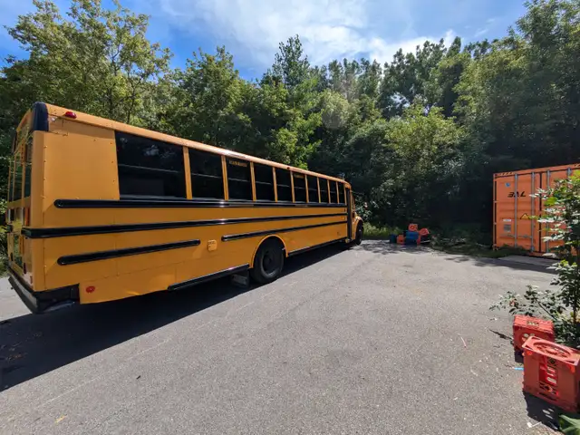 2014 Thomas C2 School Bus64280282447490122