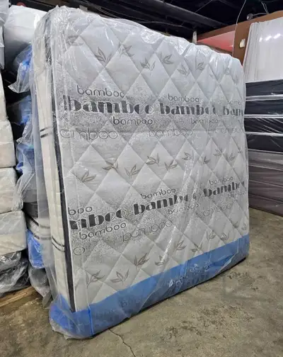 Sommier et matelas à vendre Queen., View more