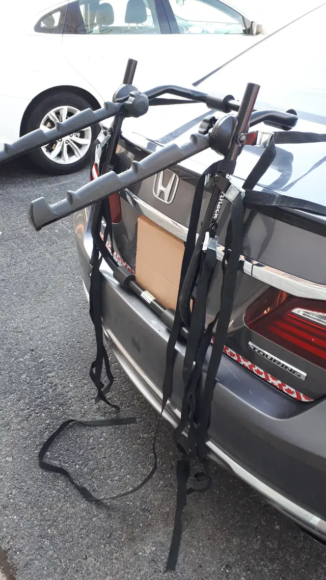 3 BIKE " FOLDABLE " trunk mounted BIKE RACK in Road in Kingston - Image 4