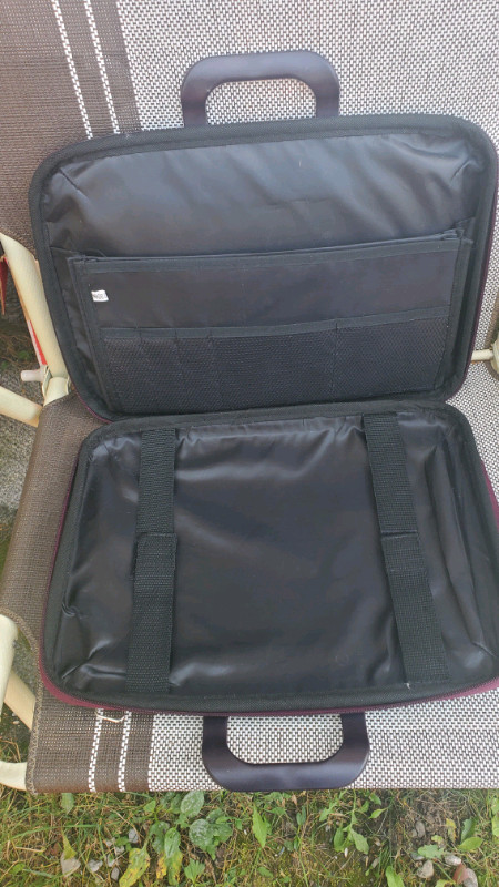 NEW LAB TOP HOLDER   BEAUTIFUL BURGUNDY CASE in Other in Cranbrook - Image 2
