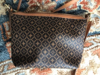 Authentic fossil signature printed leather crossbody bag.