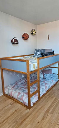 IKEA lit à deux étages/ bunk beds 
