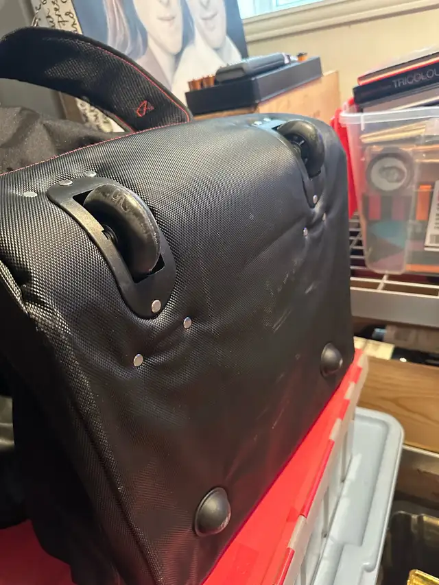 Britax Car Seat Travel Bag – Black with Red Stitching in Strollers, Carriers & Car Seats in City of Toronto - Image 3