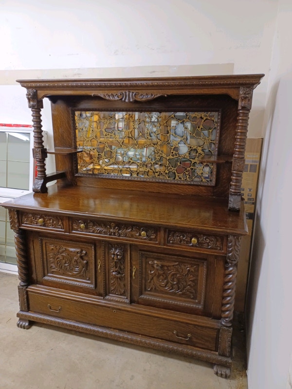 LATE 1800'S WALNUT JACOBEAN STYLE BREAK FRONT / SIDEBOARD Hutches