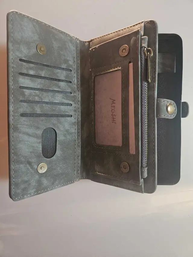 Wallet phone holder in Cell Phone Accessories in Hamilton - Image 2