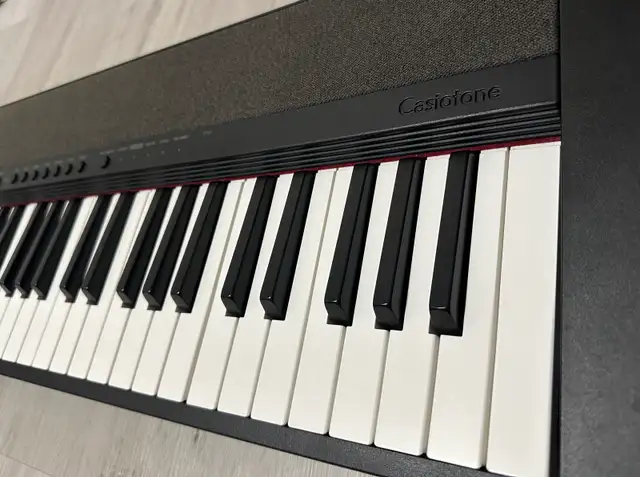 Casio CT-S1 Piano Keyboard, Sustain Pedal Included in Pianos & Keyboards in London - Image 6