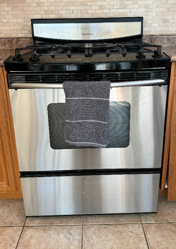 Gas oven/stove in Stoves, Ovens & Ranges in Mississauga / Peel Region
