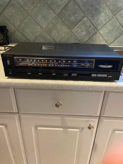 Technics SA-111 AM/FM Receiver- Aux/Tape, Phono In, View more