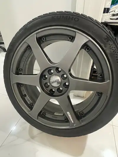 Set of 4 winter newly powdered coat wheels with thick winter tires