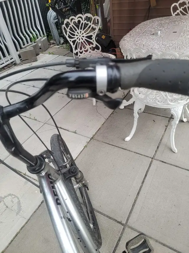 Vélo Avenir pliable et vélo hybride in Cruiser, Commuter & Hybrid in City of Montréal - Image 6