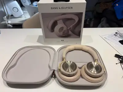 Selling a pair of lightly used B&O Beoplay HX, with original box and (unused) accessories. Not in a...