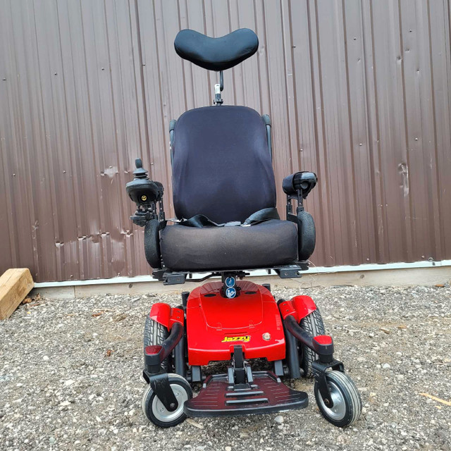 Jazzy Power Wheelchair Select 6 in Health & Special Needs in London - Image 2