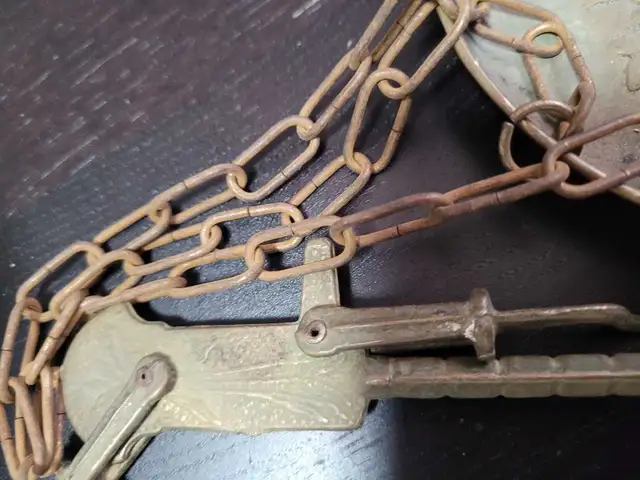 VINTAGE BRASS SCALE. HANGING SCALE. SCALE in Arts & Collectibles in City of Toronto - Image 5