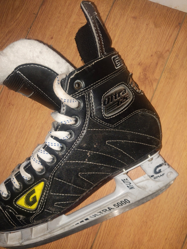 Graf ultra G5 sz 8 reg hockey skates in Hockey in Mississauga / Peel Region - Image 2