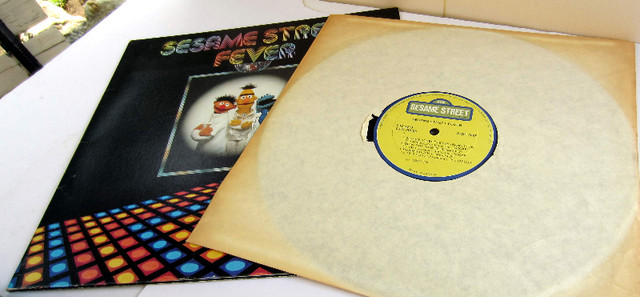 Vinyl LP Sesame Street Fever (K 10) in CDs, DVDs & Blu-ray in City of Toronto - Image 4