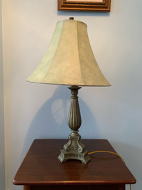 BEAUTIFUL ELEGANT VINTAGE TABLE LAMP