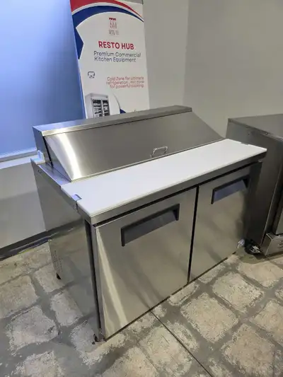 Table de préparation commerciale 48 pouces – NEUF , jamais utilisée. Parfaite pour restaurants, café...