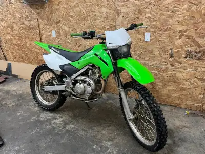 Runs and drives perfect Both brakes work with new pads New sprockets, chain Brand new plastics Has p...