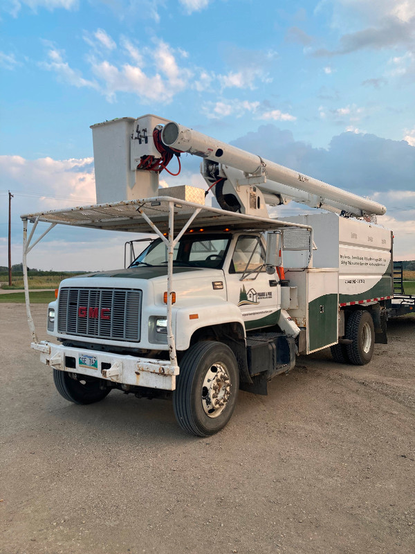 Forestry bucket truck in Heavy Equipment in Portage la Prairie