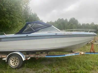 This is a great condition 19ft Grew model 198. It has a OMC Cobra. 4.3 l 205 hp stern drive. The mot...
