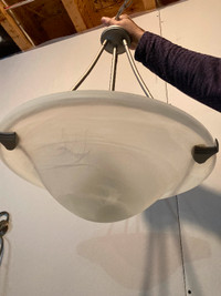 Chandelier with Alabaster glass / luminaire au plafond